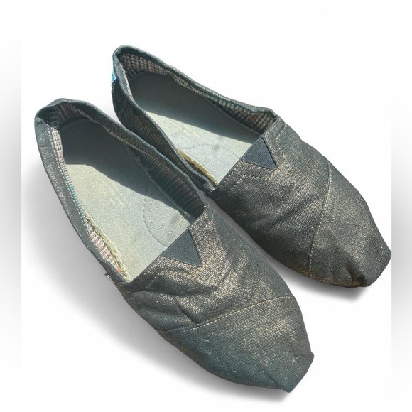 TOMS Dark Slip-On Shoes with Blue Tag - Picture 3 of 3